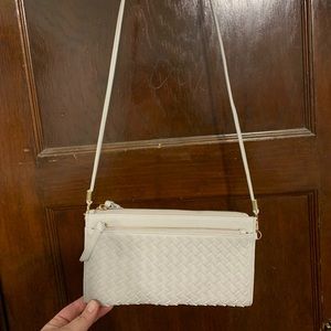 Elle woven clutch